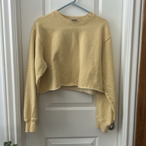 Aritzia X TNa Cozy AF Cropped Fleeced Sweatshirt. Size M - Picture 2 of 11